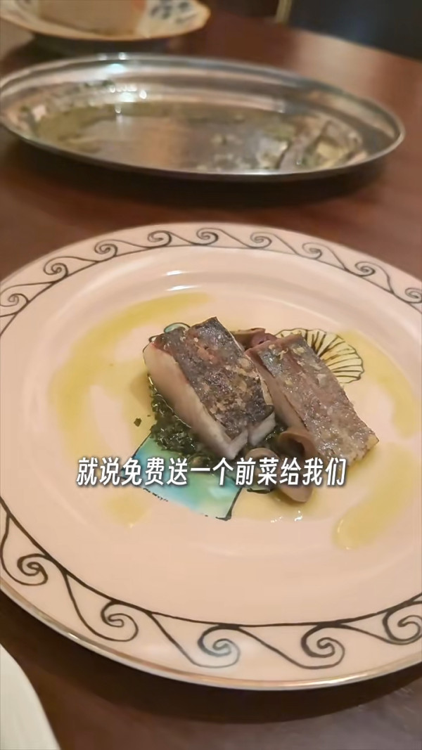 前港姐亞軍與男友慶祝拍拖6周年發生意外 因一事惹網民反應兩極：真係好造作！
