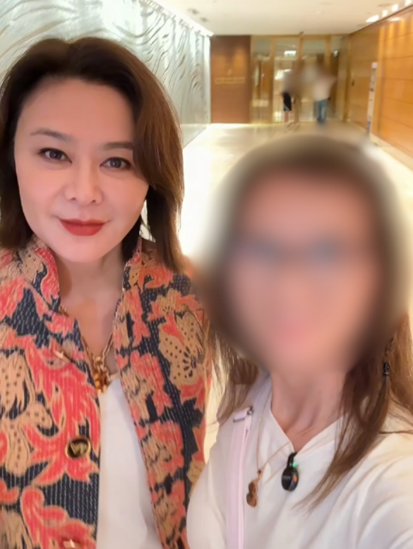 63歲關之琳生圖流出曝光零修飾容貌！一舉動極親民獲激讚︰沒有明星架子