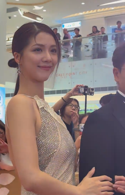 30歲陳曉華生圖瘋傳揭最真實容貌！零修圖狀態驚人獲一致認證比上鏡更靚