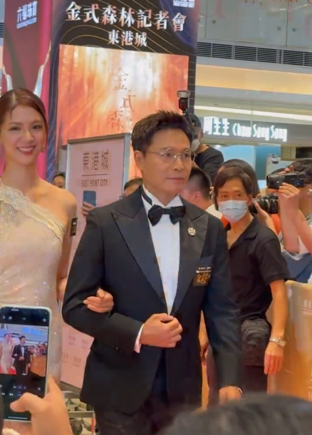 30歲陳曉華生圖瘋傳揭最真實容貌！零修圖狀態驚人獲一致認證比上鏡更靚