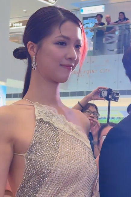 30歲陳曉華生圖瘋傳揭最真實容貌！零修圖狀態驚人獲一致認證比上鏡更靚