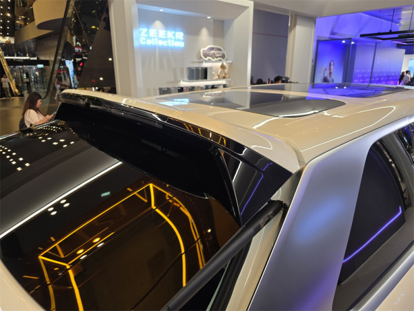 Zeekr 為楊千嬅製專屬座駕 超豪 SUV 9X 同場亮相