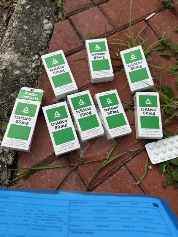 屯門醫院後門垃圾桶旁驚現大量遺棄精神科藥物（圖片來源：Facebook＠真.屯門友）