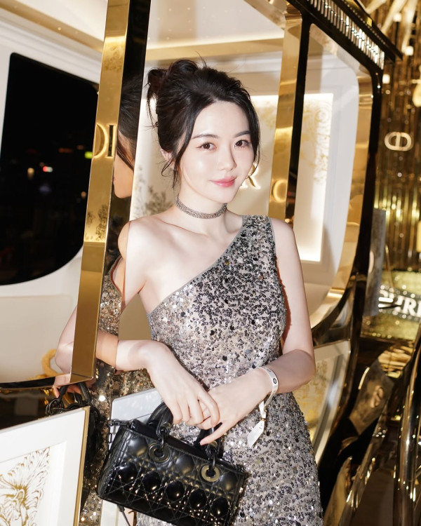 曾樂彤性感睡衣開婚前派對盡顯圈中好人緣 三代女團激罕同場阿Sa獲讚冇得輸！