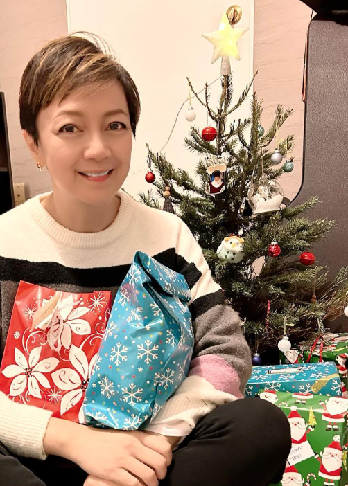 前港姐冠軍淡出娛樂圈後殘爆近照流出!驚現老態皺紋嚇壞網民︰對眼咩事?