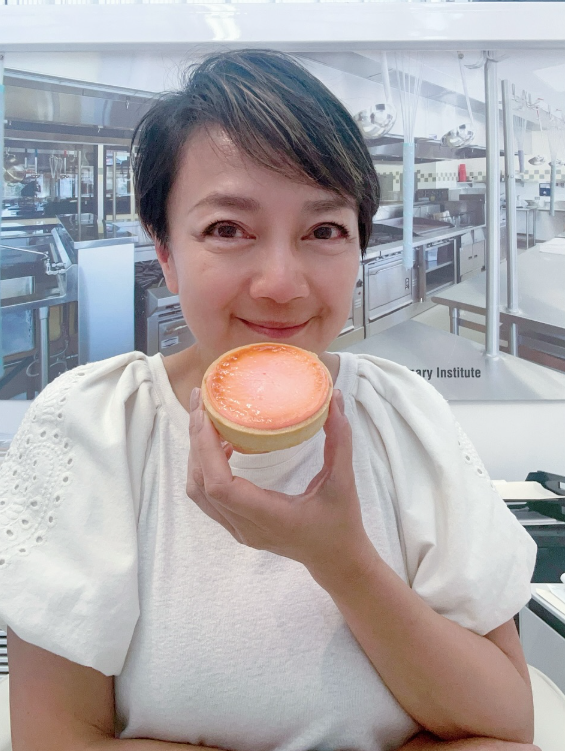 前港姐冠軍淡出娛樂圈後殘爆近照流出!驚現老態皺紋嚇壞網民︰對眼咩事?