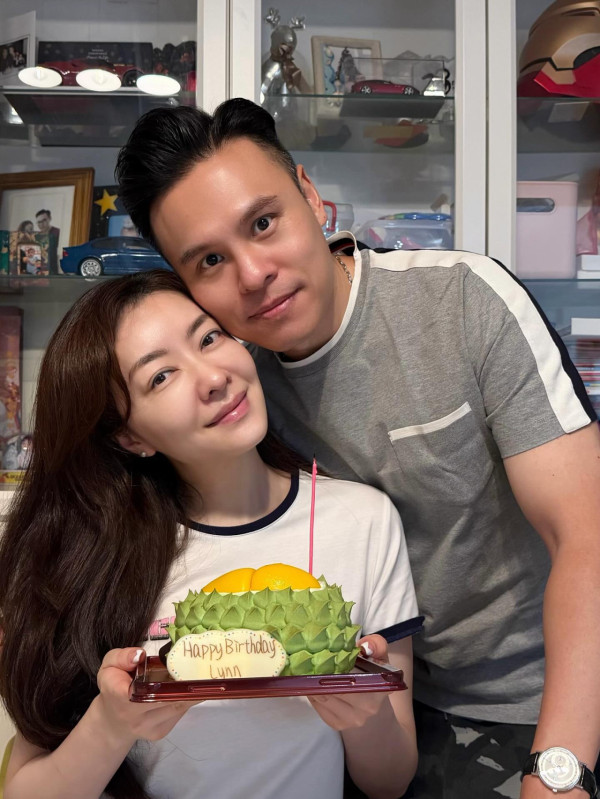 44歲熊黛林生日素顏照暴露真實歲月痕跡 郭可盈大家姐罕有露面感情好！