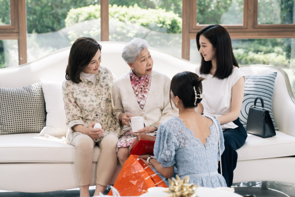 金式森林｜91歲羅蘭超高齡拍劇惹健康擔憂 鏡頭後片段曝光老人家開工精神狀態
