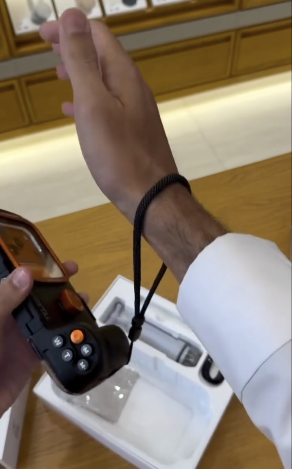 潛水攝影恩物？iPhone潛水殼聲稱媲美GoPro 網民：用 XX 仲好！1蚊搞掂