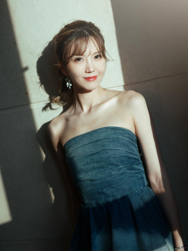 吳若希罕晒性感水着泳衣照慶結婚8周年 紀念日老公竟然無影靠一招自救！