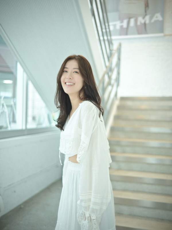 唐詩詠轉新髮型挑戰韓式剪頭髮滲仙氣 44歲新形象極減齡獲讚女友感滿滿