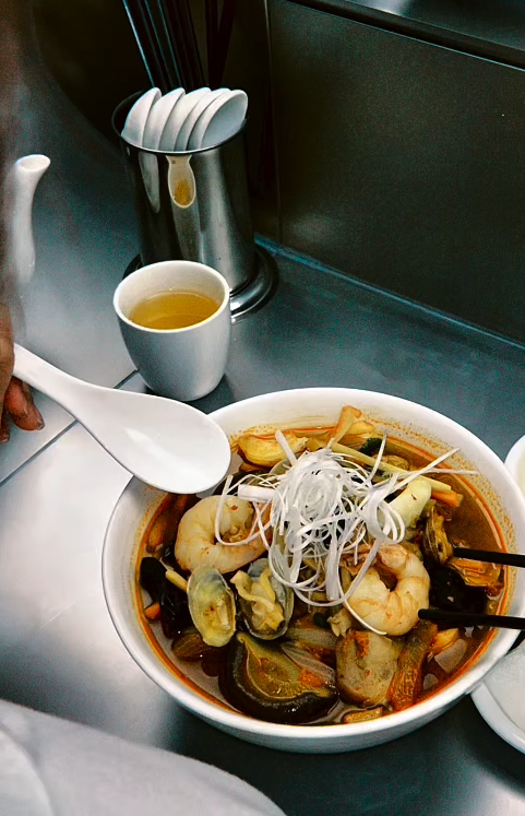 首間韓式中華料理店登陸上環  經典韓式炸醬麵配糖醋肉