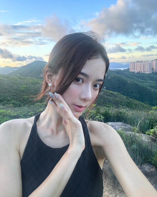 30歲陳星妤面容疑離奇僵硬片段瘋傳 表情狀態唔自然惹網民猜測︰以前唔係咁