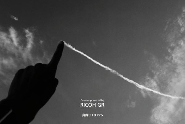 realme GT 8 Pro 聯乘 Ricoh 實拍曝光 專屬 UI、高對比黑白濾鏡還原 GR「森山大道」風味
