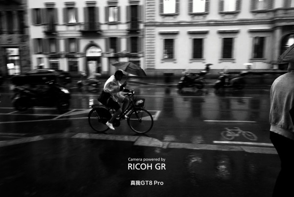 realme GT 8 Pro 聯乘 Ricoh 實拍曝光 專屬 UI、高對比黑白濾鏡還原 GR「森山大道」風味