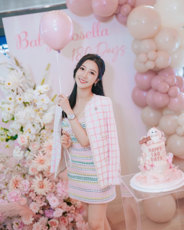 何依婷搞囡囡半歲宴狂收名牌超奢華 兩大TVB猛人驚喜到賀盡顯得寵地位