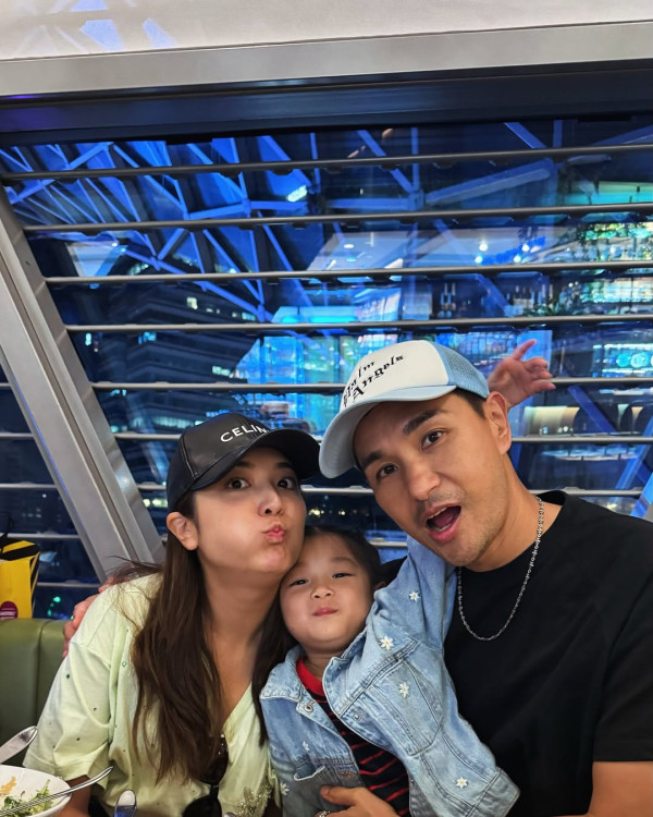 視帝結婚7週年夫妻打架相曝光 拳館擂台上大打出手震驚網民！