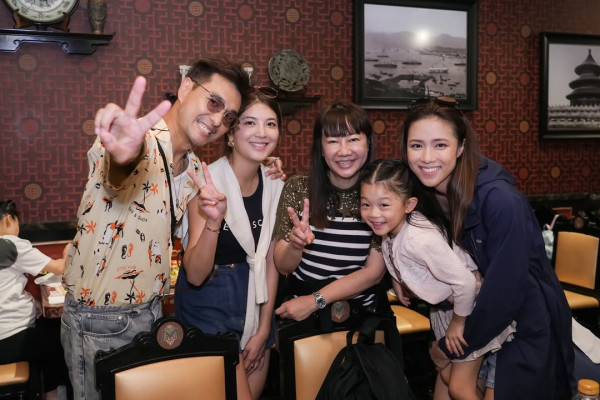 視帝結婚7週年夫妻打架相曝光 拳館擂台上大打出手震驚網民！