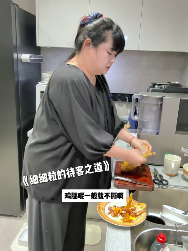 細細粒激減100磅後狀態差暴飲暴食 坦承復胖身材反彈惹網民擔憂：肥過以前！