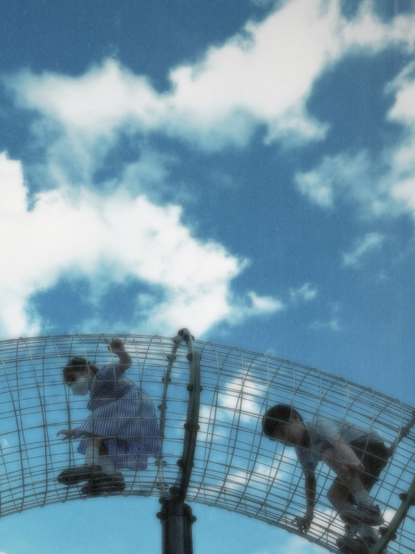 44歲TVB童顏人妻激罕公開囡囡近照 暴風長高少女味濃成潛力星二代