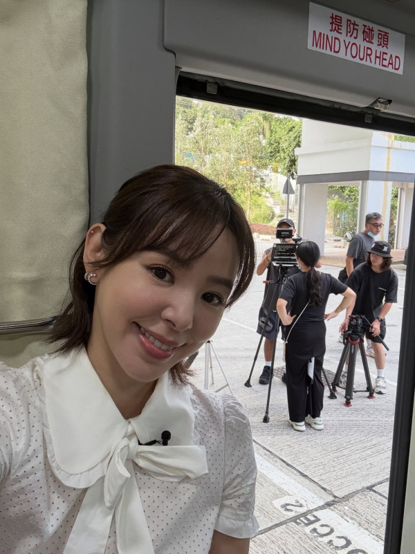 44歲TVB童顏人妻激罕公開囡囡近照 暴風長高少女味濃成潛力星二代