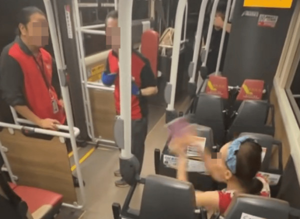 大媽手機太大聲滋擾車長駕駛 兩度企圖襲擊司機 車長8字真言相勸獲讚