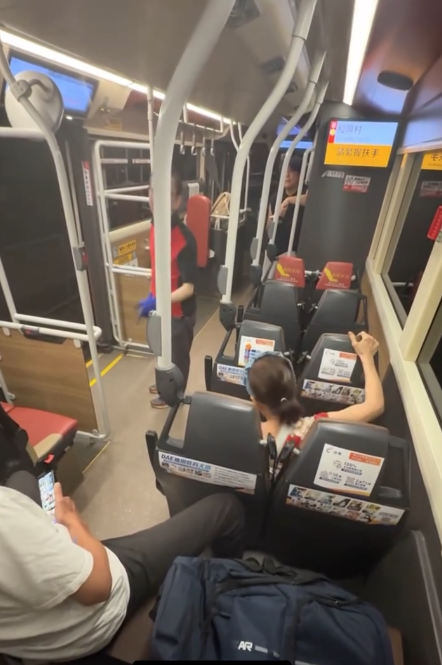 大媽手機太大聲滋擾車長駕駛 兩度企圖襲擊司機 車長8字真言相勸獲讚