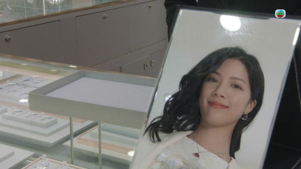 金式森林丨陳星妤情趣睡衣跌膊情挑陳浚霆 極盡女性魅力噴血指數爆燈！