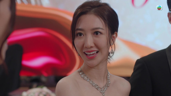 金式森林丨陳星妤情趣睡衣跌膊情挑陳浚霆 極盡女性魅力噴血指數爆燈！