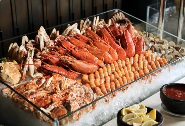 香港麗思卡爾頓酒店自助餐買二送二！任食即開生蠔+牛肋骨煲+烤辣醬五花肉