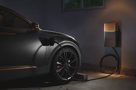 金霸王唔止做電池 在這個國家率先推出電動車充電站