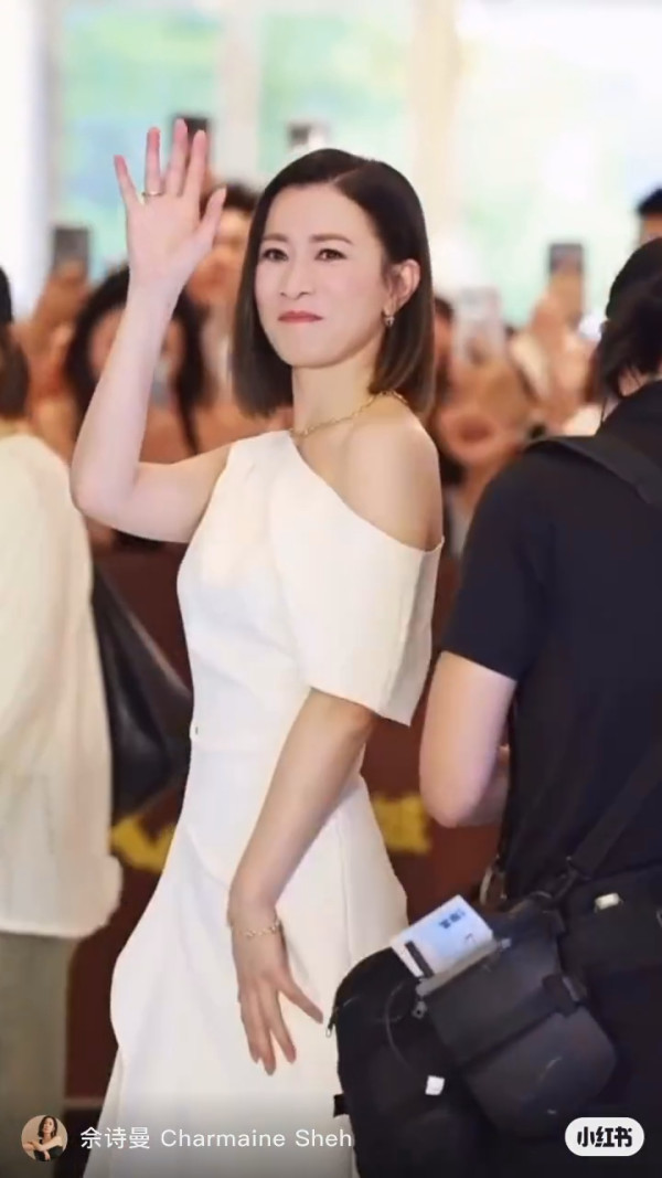 最美視后「短休復工」近距離生圖流出!一舉動獲一面倒好評 網民:當她粉絲幸福