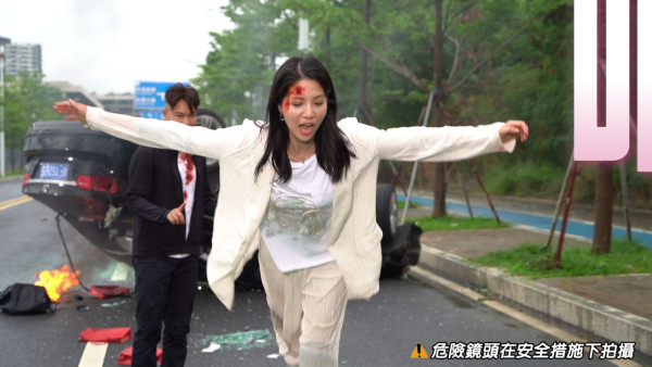 陳曉華驚人柔軟度晒「擘腿神功」  44吋無敵長腿拉過頭震撼視覺
