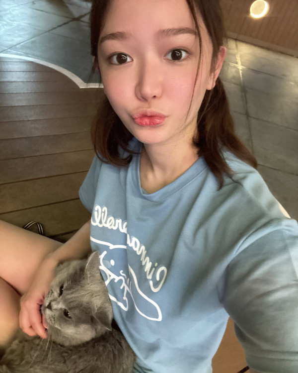 30歲女藝人宣佈喜訊平安產子晒餵母乳照！IG吐辛酸︰經歷40小時宮縮陣痛