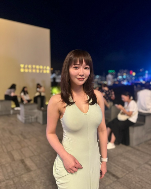 30歲女藝人宣佈喜訊平安產子晒餵母乳照！IG吐辛酸︰經歷40小時宮縮陣痛