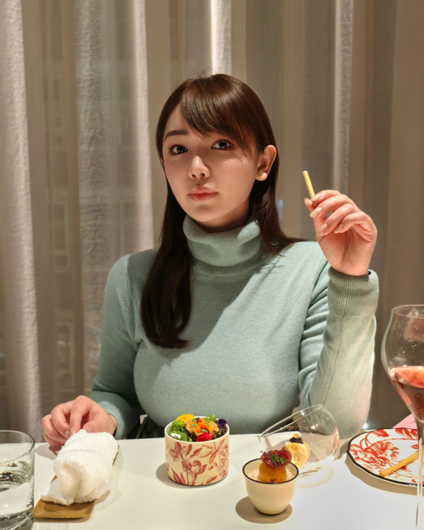 30歲女藝人宣佈喜訊平安產子晒餵母乳照！IG吐辛酸︰經歷40小時宮縮陣痛