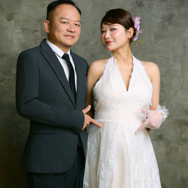 30歲女藝人宣佈喜訊平安產子晒餵母乳照！IG吐辛酸︰經歷40小時宮縮陣痛