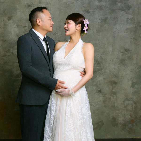 30歲女藝人宣佈喜訊平安產子晒餵母乳照！IG吐辛酸︰經歷40小時宮縮陣痛