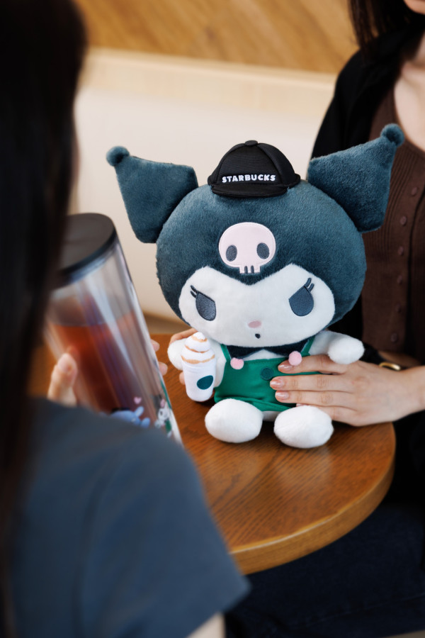 KUROMI聯乘Starbucks化身咖啡師！全新精品 毛公仔卡套/不鏽鋼水樽/凍杯/雙層玻璃杯！