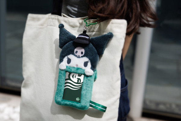 KUROMI聯乘Starbucks化身咖啡師！全新精品 毛公仔卡套/不鏽鋼水樽/凍杯/雙層玻璃杯！