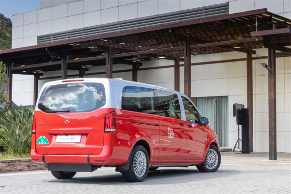 平治 eVito 電動輪椅的士抵港 6 大主動安全輔助系統+低地台設計