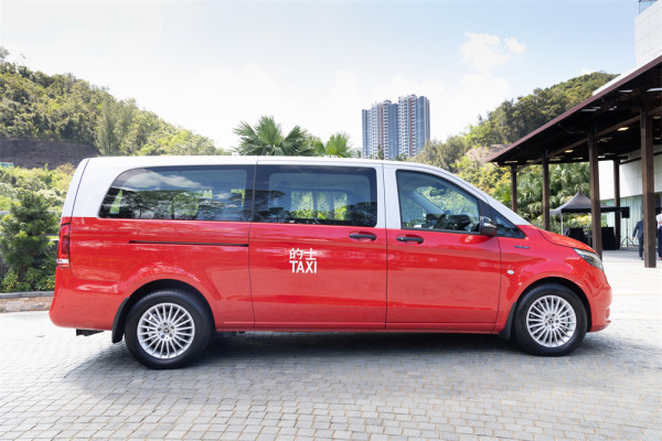 平治 eVito 電動輪椅的士抵港 6 大主動安全輔助系統+低地台設計