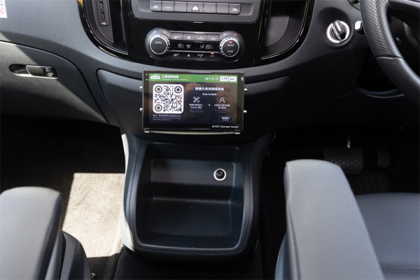 平治 eVito 電動輪椅的士抵港 6 大主動安全輔助系統+低地台設計