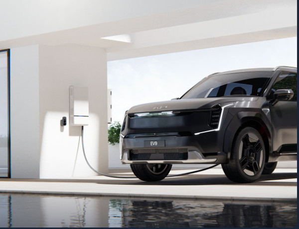 Wallbox 神器 Quasar 2 雙向充電成功 停電時用 Kia EV9 變身家庭供電電池