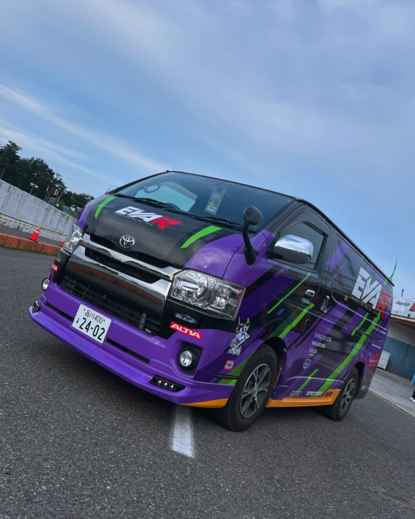 EVA 迷必搶初號機 Hiace Tomica Evangelion Racing 支援車模型即將出貨