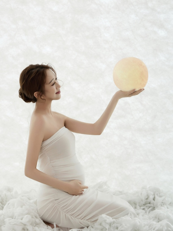 TVB新聞女神低調產子貼BB相報喜 榮升新手媽媽：「你自己挑了日子出生」