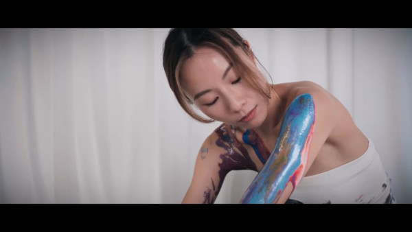 鄧麗欣42歲生日IG突然報喜！宣布新身份好消息：給自己的生日禮物
