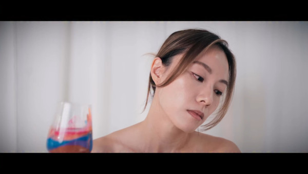 鄧麗欣42歲生日IG突然報喜！宣布新身份好消息：給自己的生日禮物