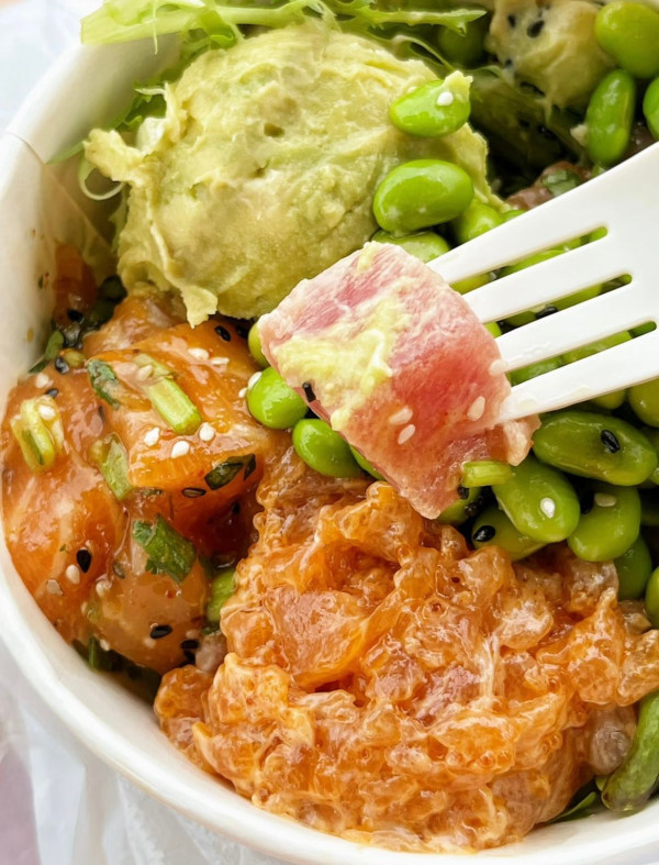 2025香港9大爆丼級Poke Bowl推介！必試巨型魚生飯「滿到瀉」CP值天花板 附平價及奢華選擇