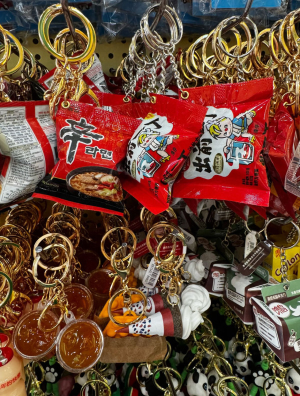 香港4大美食手信「睇得唔食得」遊客必買清單曝光！網民實測麻油味面膜驚呼：敷完熱辣辣